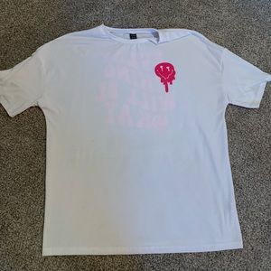 Oversize comfy tee shirt, Size (large), Color (white with bright pink writing)